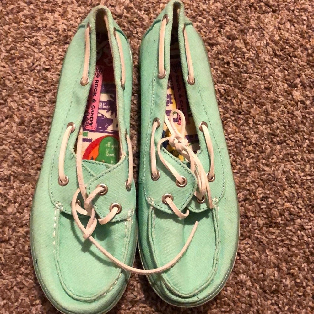 Mint boat shoes